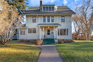 2418 E 4th St, Duluth, MN 55812