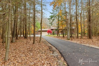 938 Scenic Dr, Muskegon, MI 49445
