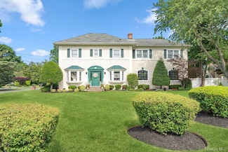 1 Bayview Ave, Islip, NY 11751
