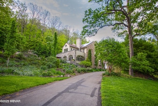 860 Vallamont Dr, Williamsport, PA 17701
