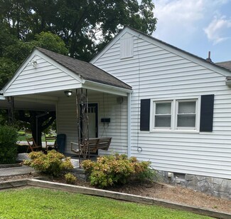 2 Greenview Dr, Rossville, GA 30741