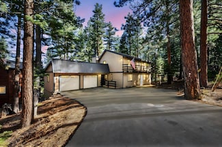 10739 Royal Crest Dr, Truckee, CA 96161