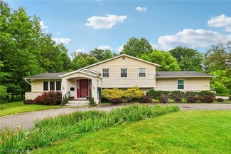 3819 Maplecrest Rd, Beachwood, OH 44122
