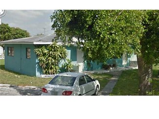 5825 NW 37th St, Virginia Gardens, FL 33166