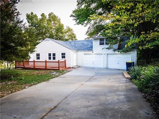 400 N Morse Ave, Liberty, MO 64068