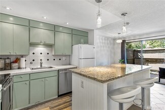 13562 37th Ave S Unit 32, Tukwila, WA 98168