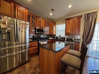 53 Mallard Place Unit 802, Secaucus, NJ 07094