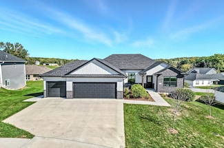 6041 Tamarack Dr, Columbia, MO 65203