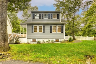 16 Ozone Rd, Rocky Point, NY 11778