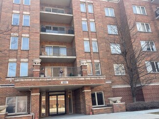 655 Perrie Dr Unit 207, Elk Grove Village, IL 60007