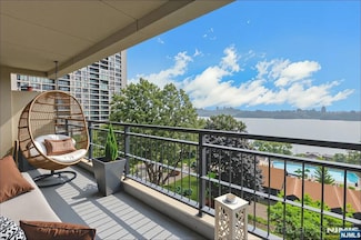 2 Horizon Rd Unit 627, Fort Lee, NJ 07024
