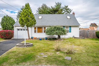 16 Village Green, Colonia, NJ 07067