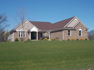 10672 Valley View Dr, Saline, MI 48176