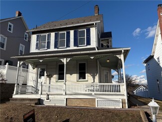 18 W High St, Nazareth, PA 18064