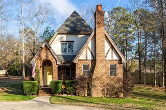 202 Mullins Cir, Tallassee, AL 36078