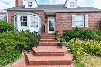 306 N Tremont Dr, Greensboro, NC 27403