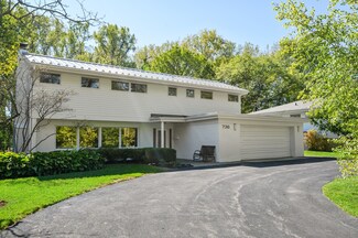 736 Elder Ct, Glencoe, IL 60022