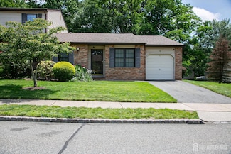 21 Dogwood Dr, Edison, NJ 08820