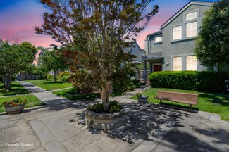 213 Village Cir, Santa Cruz, CA 95060