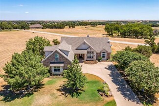 7913 Prestwick Dr, Cleburne, TX 76033