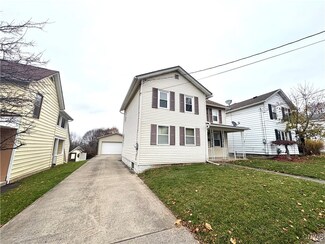 25 Grant St, Auburn, NY 13021