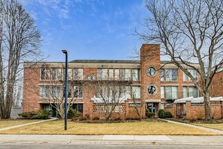 5040 Arbor Ln Unit 301, Northfield, IL 60093