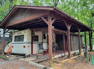 122 25th St, Ellijay, GA 30540