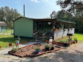 1135 Old Homestead Rd, Big Sandy, TN 38221