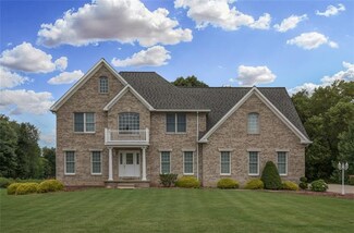 413 Jenny Ln, New Castle, PA 16101