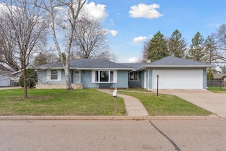 2225 Fernwood St, Saint Paul, MN 55113