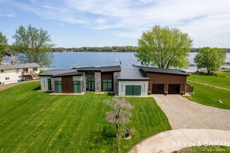 69088 Hillside Dr, Dowagiac, MI 49047