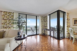 2000 Towerside Terrace Unit 1905, Miami, FL 33138