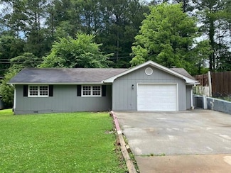 127 Huff Dr SW, Lawrenceville, GA 30044