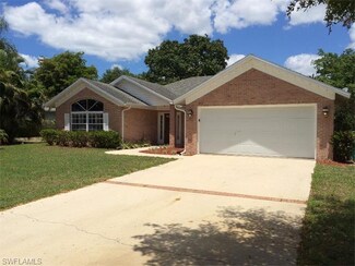 373 Valley Stream Cir, Naples, FL 34113