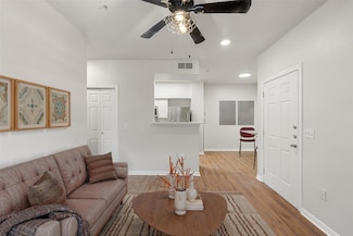2320 Gracy Farms Ln Unit 323, Austin, TX 78758