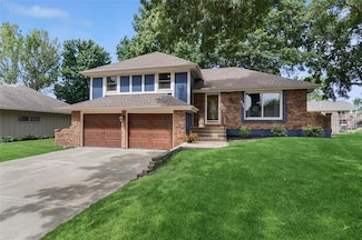 604 SE Richardson Place, Lees Summit, MO 64063