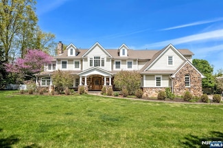75 Ripplewood Dr, Upper Saddle River, NJ 07458