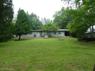 265 E Sauble Dr, Free Soil, MI 49411
