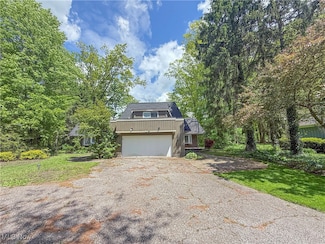 17549 Merry Oaks Trail, Chagrin Falls, OH 44023