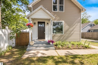 835 Hannah Ave, Traverse City, MI 49686