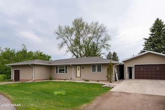 1207 4th Ave SE, Devils Lake, ND 58301