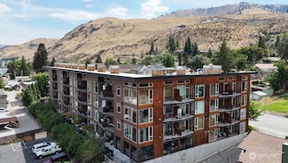 2220 W Woodin Ave Unit 303, Chelan, WA 98816