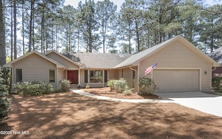 180 Pine Vista Dr, Pinehurst, NC 28374