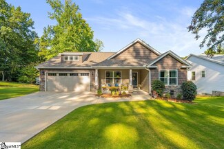 216 W Durham St, Landrum, SC 29356
