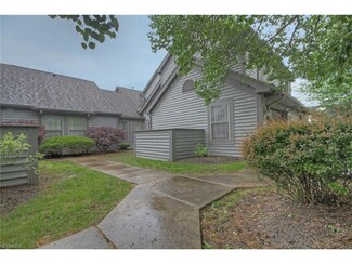 123 S Bayshore Dr Unit 3, Columbiana, OH 44408