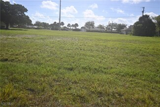1937 SW Santa Barbara Place, Cape Coral, FL 33991