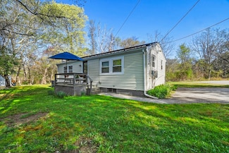 18 Dewey Ave, Rehoboth, MA 02769