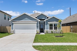 3134 Emerald Hills Dr, Angleton, TX 77515