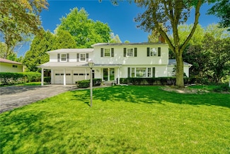 50 Shire Oaks Dr, Pittsford, NY 14534