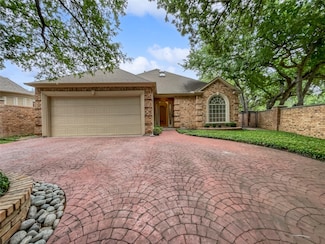 1021 Villa Dr, Fort Worth, TX 76120